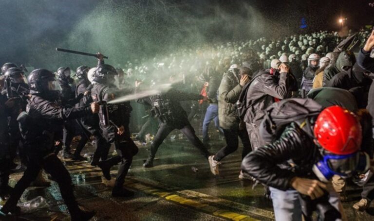 protesto-tutuklamalari-maske-takmadigi-anlasildi-baska-suc-uyduruldu-E8dc4738.jpg