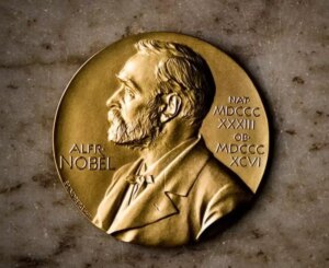 2025 nobel ekonomi odulu sahipleri aciklandi AZ81Ilvx.jpg